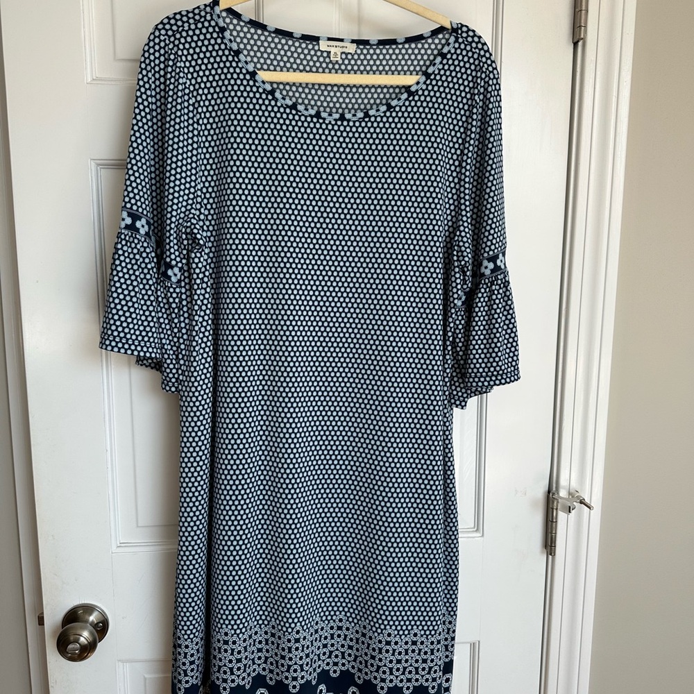 Max Studio Blue and White Patterned Top